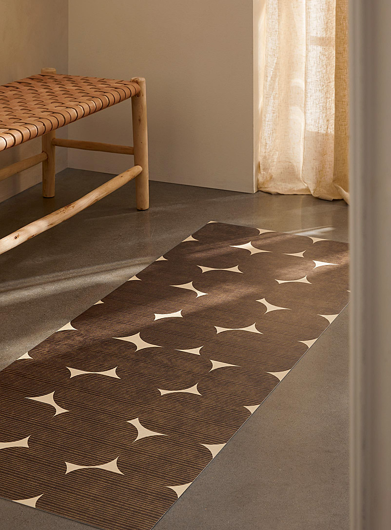 Simons Maison: Le tapis de couloir vinyle géométrie arrondie 61 x 152,5 cm Brun à motifs