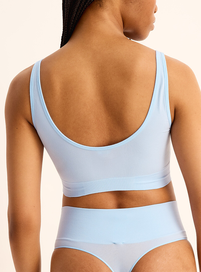 Adidas: Le tanga extensible bleu poudre Nylon Bleu p&acirc;le - Bleu ciel pour femme