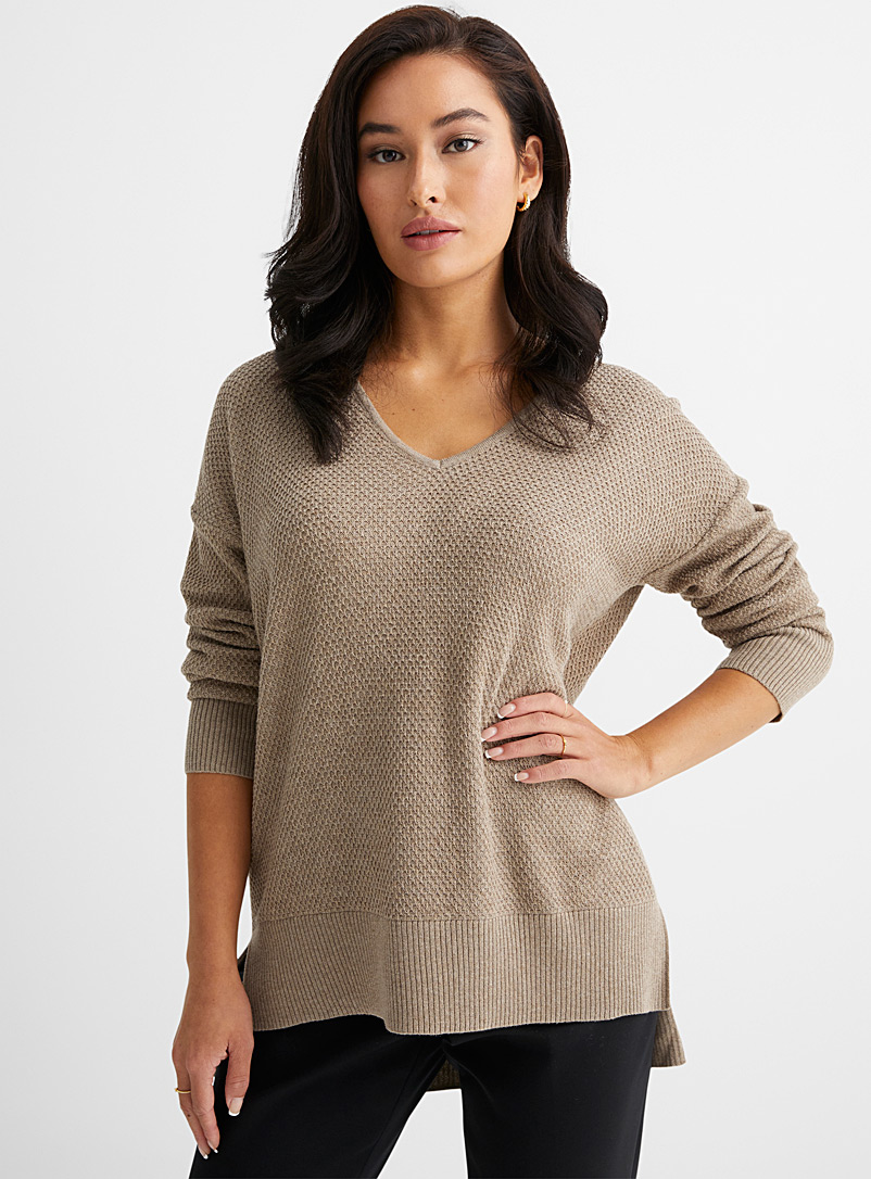 Contemporaine Sand Oversize textured V-neck sweater for women