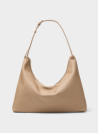 Le sac besace trap&eacute;zo&iuml;dal souple