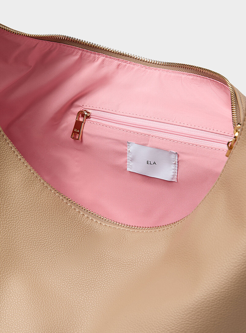 Ela: Le sac besace trap&eacute;zo&iuml;dal souple Taupe pour femme