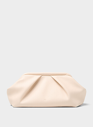 Le sac de soir&eacute;e grenu pliss&eacute;