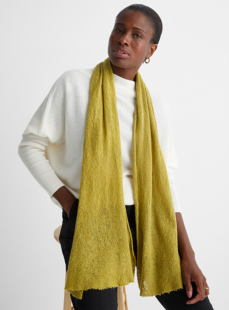 Kathleen O'Grady Design: L'écharpe de laine teinture naturelle réséda et sel de fer Vert pâle-lime
