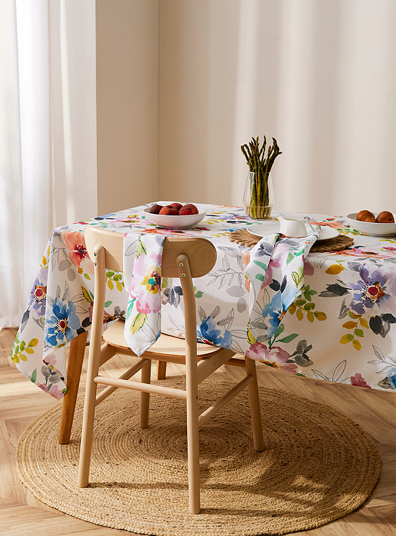 Simons Maison Assorted Watercolour flowers tablecloth
