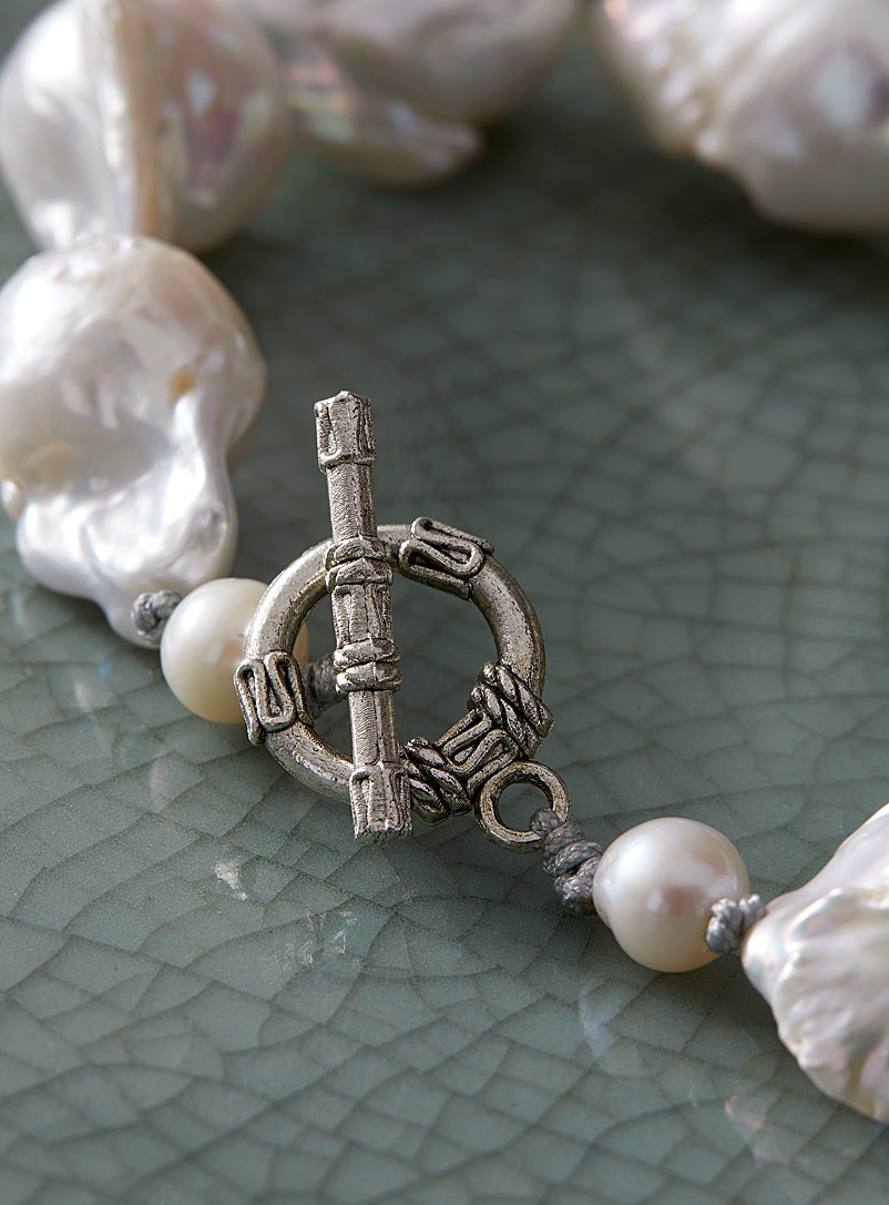 Soma Mo: Le collier de perles baroques Nacr&eacute;