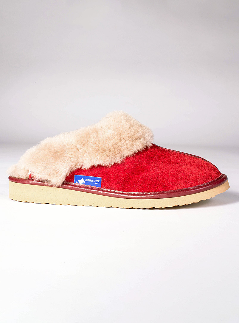Les cuirs Bermont Inc. Red Collared sheepskin mule slippers with sole Women