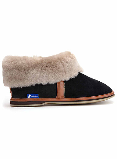 Reversed sheepskin cuffed boots Women