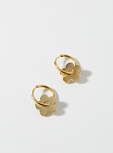 Les boucles d'oreilles fleurs r&eacute;tro