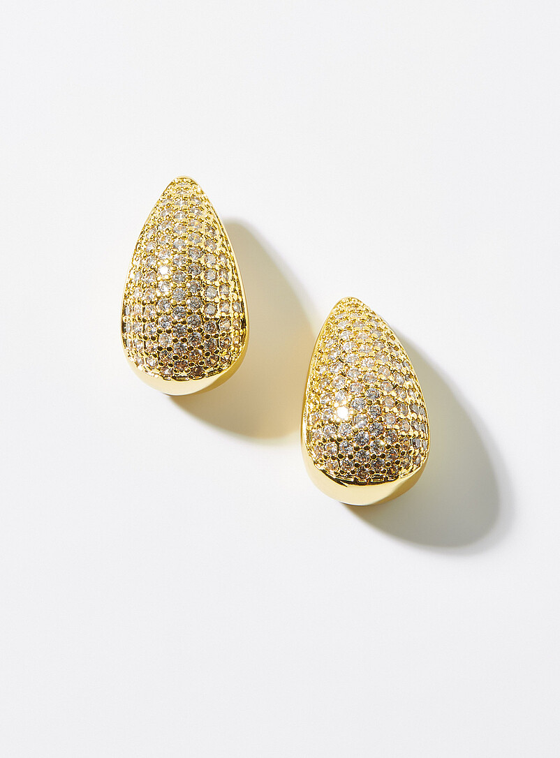 Les boucles d'oreilles goutte d'eau | Simons | Magasinez des Boucles d ...