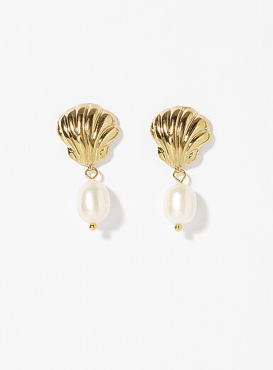 Pretty seashell earrings