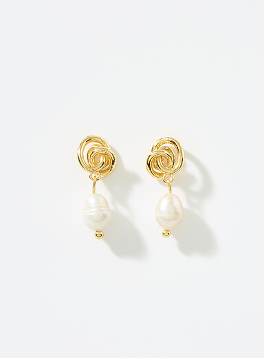 Pearl and bow earrings