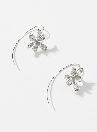 Delicate flower earrings