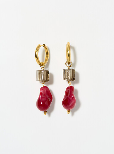 Les longues boucles d'oreilles pierres r&eacute;sine