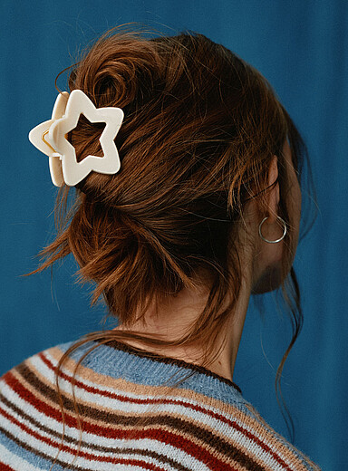 Monochrome star clip