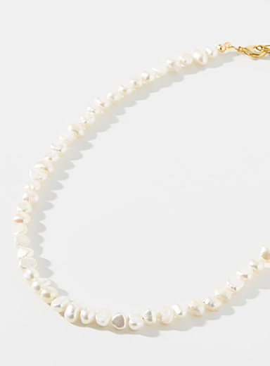 Freshwater pearl necklace | Simons | Shop Women's Necklaces Online | Simons