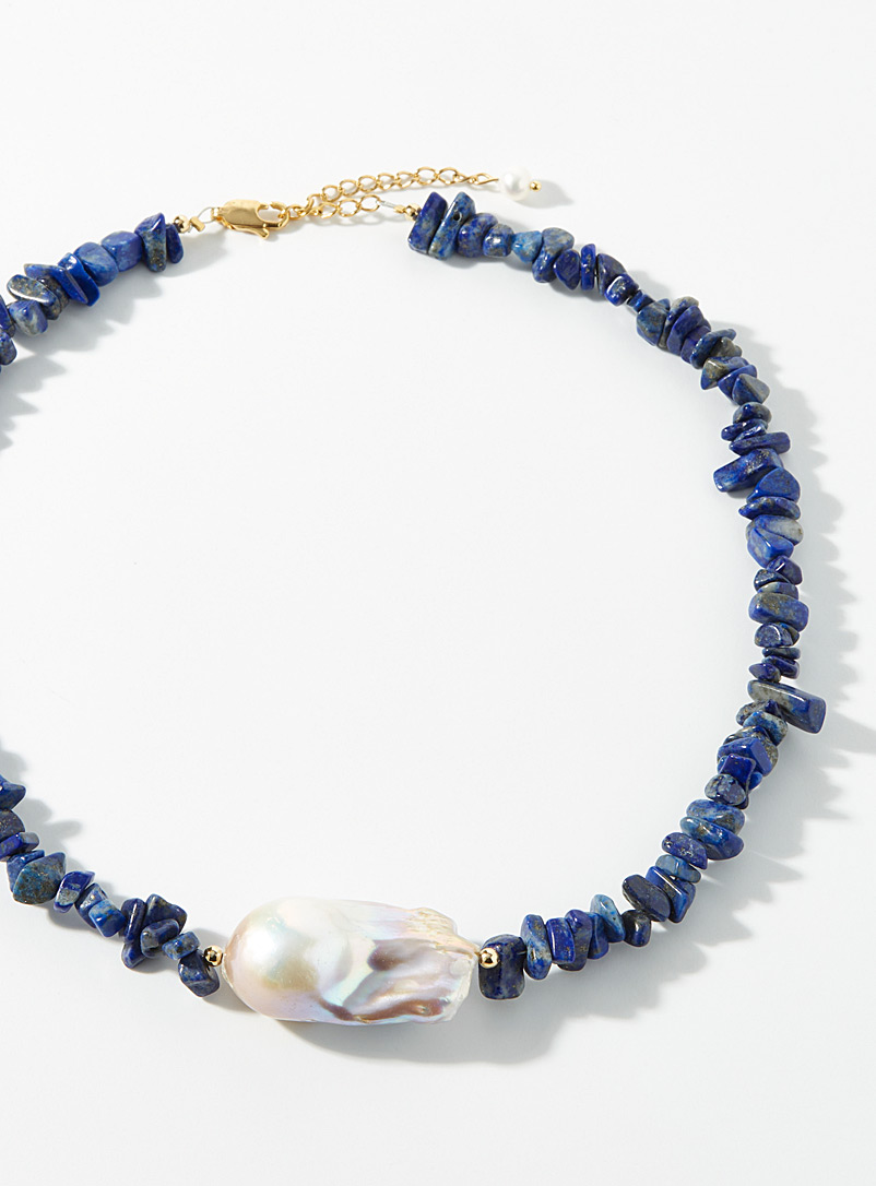 Simons: Le collier marine grande perle irisée Bleu à motifs pour femme