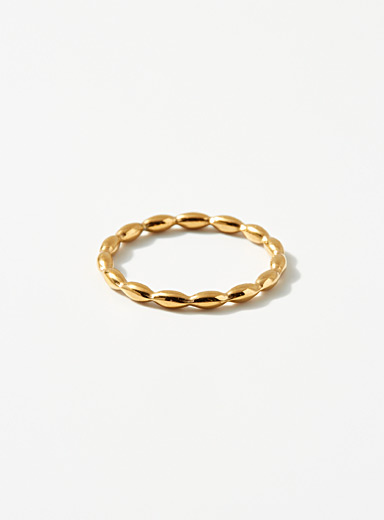 La fine bague textur&eacute;e