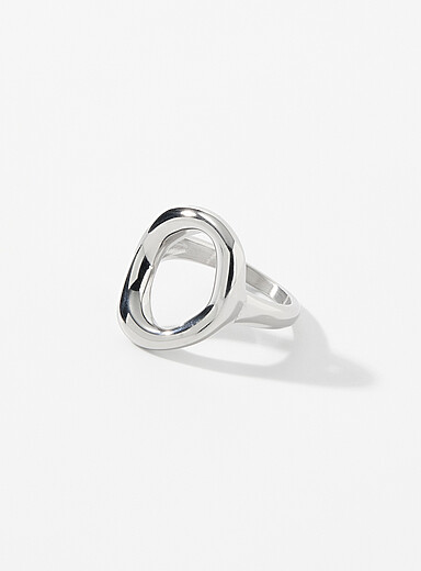 Openwork solid ring