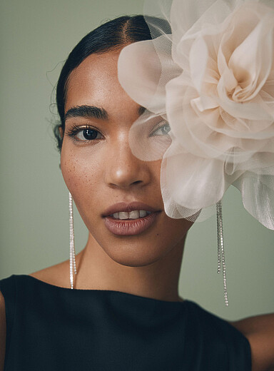 Mesh oversized flower clip