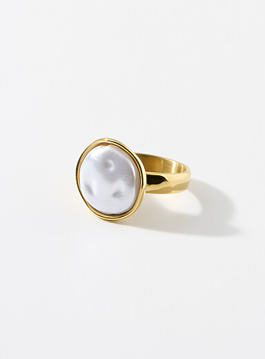 La bague large pierre nacr&eacute;e