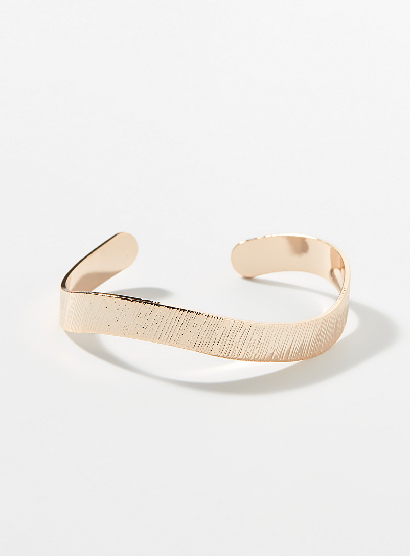 Simons Assorted Golden groove cuff bracelet for women