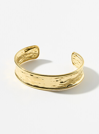 Le bracelet jonc ouvert martel&eacute;