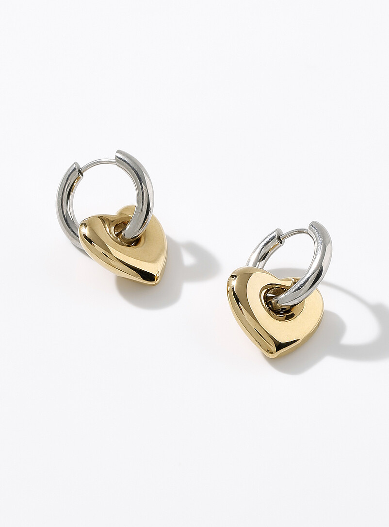 Ring and heart earrings product image (primary)