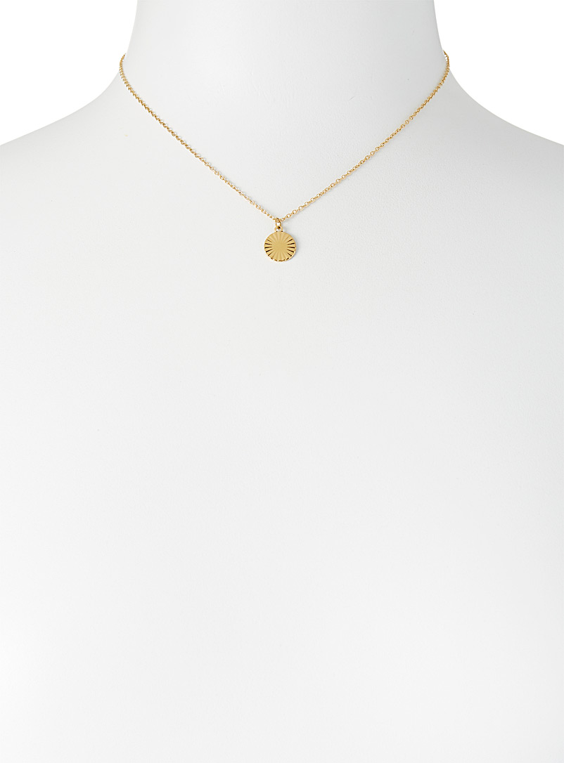 Minimalist medallion chain product image 2