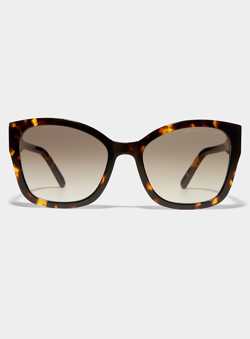 Marc Jacobs: Les lunettes de soleil carrées monogramme doré Brun pâle-taupe pour femme