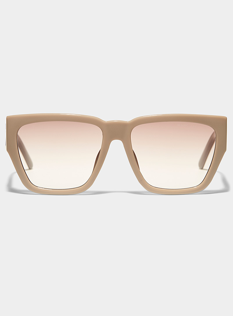Marc Jacobs: Les lunettes de soleil anguleuses deux tons Beige crème pour femme