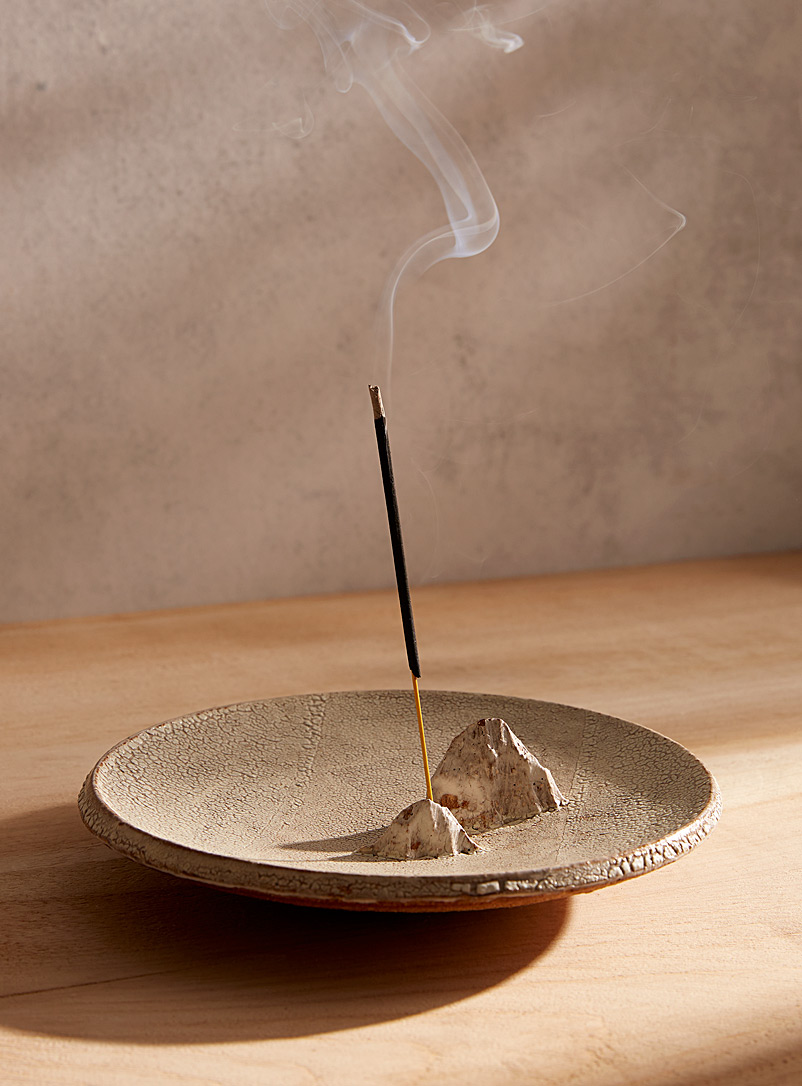 Queenie.X.ceramics Grey Mountain peak incense holder