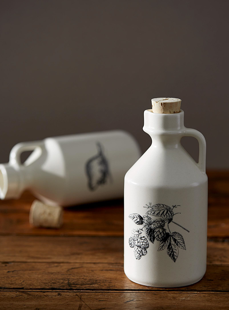 Atelier Tréma White Illustrated nature maple syrup jug