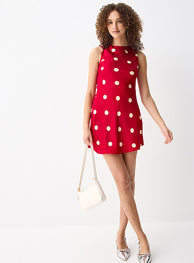 La minirobe satin rouge pois