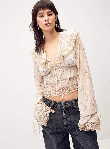 La blouse &agrave; volants fleurie