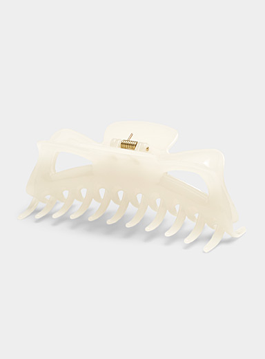 Vintage-style oversized clip