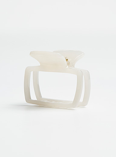 Rectangular silhouette openwork clip