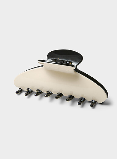 Two-tone half-moon clip