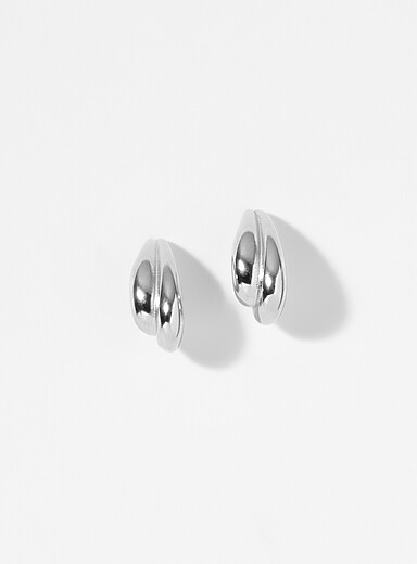 Les boucles d'oreilles effet double ovale