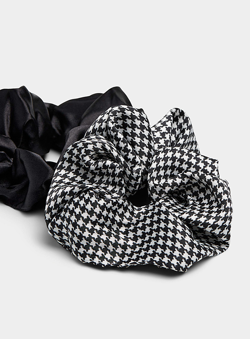 Simons Black and White Houndstooth scrunchies Set of 2 for women