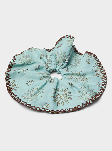 Topstitched edging sun large scrunchie