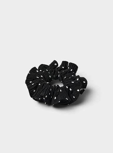 Polka dot pleated scrunchie