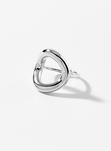 Adjustable curved metallic ring