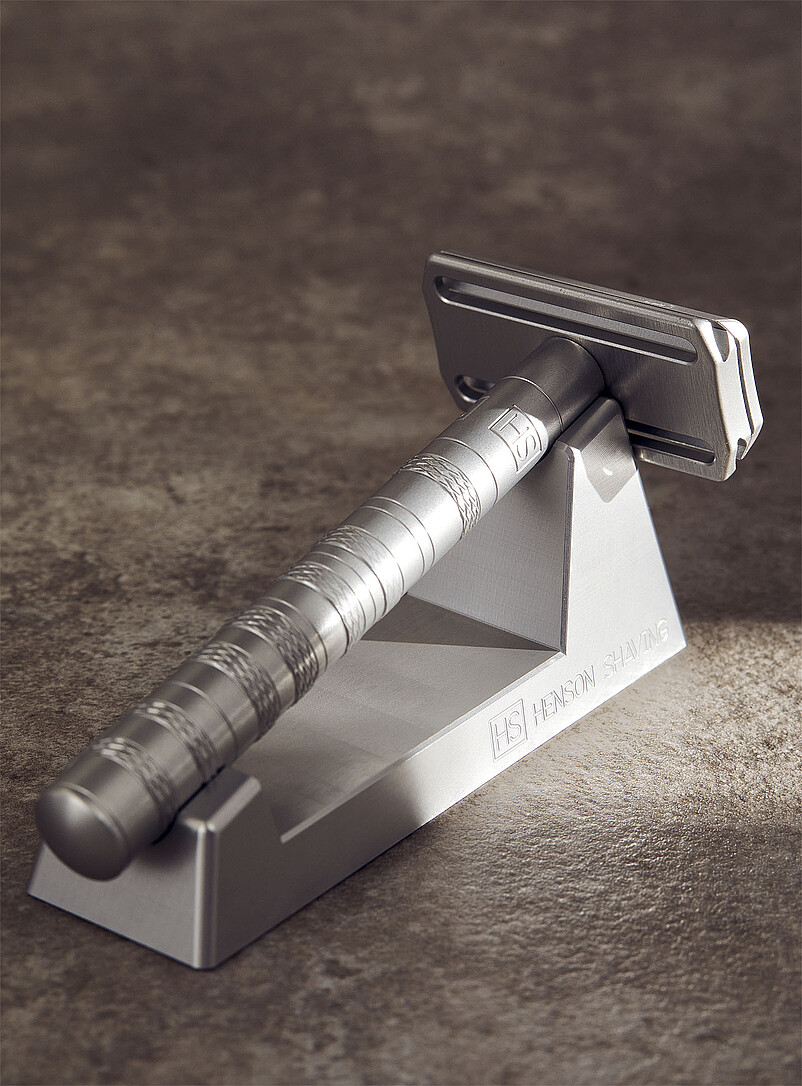 Aluminum razor and blade set | Henson Shaving | Grooming Kits