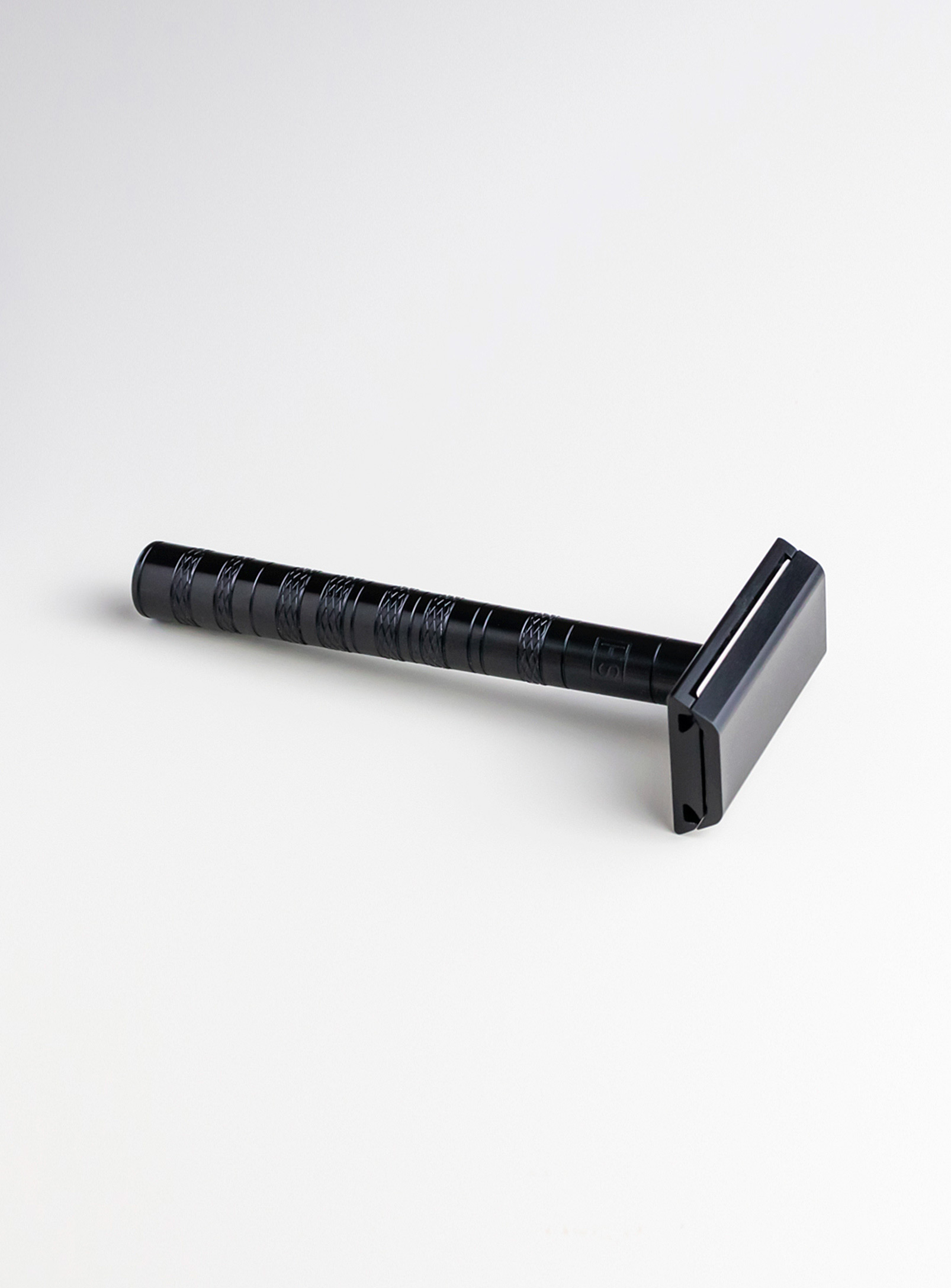 Henson Shaving Al13 Aluminum Safety Razor In Patterned Black