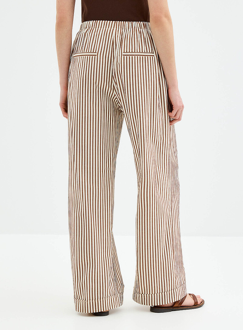 Striped seersucker pant Fit: Wide leg, high rise | Grace & Mila