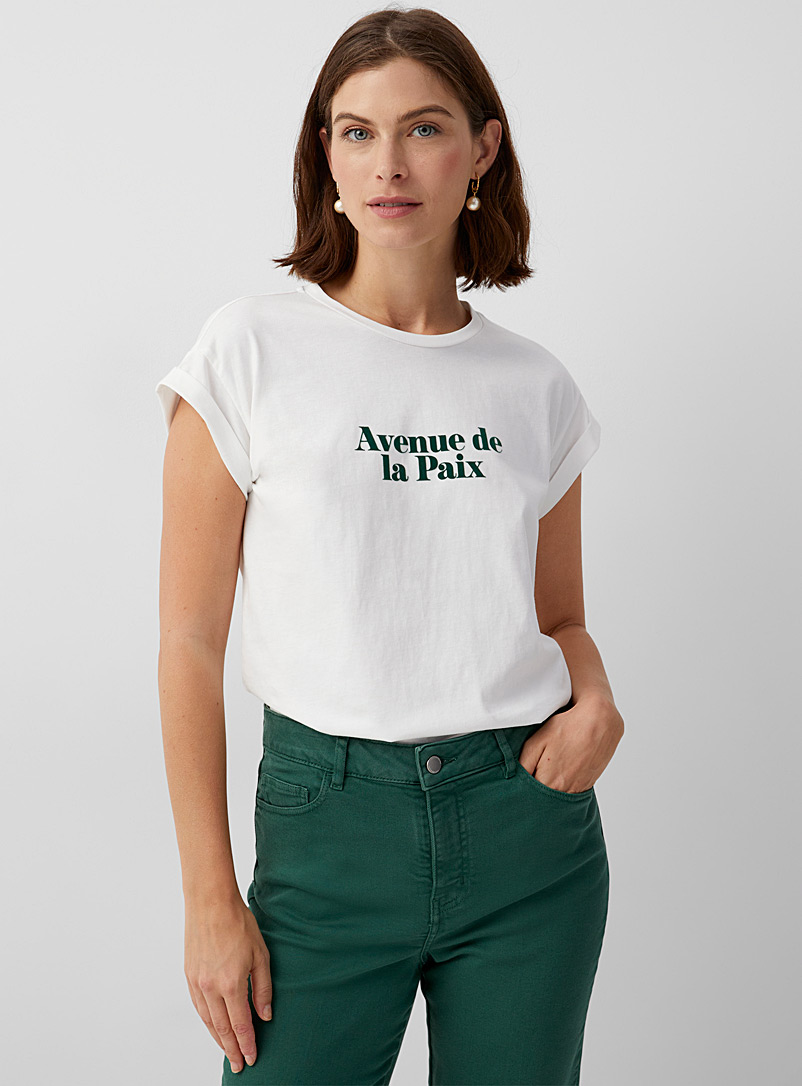 Contemporaine: Le t-shirt avenue de la paix Blanc à motifs pour femme