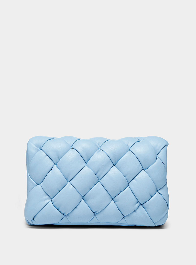 JW PEI: Le sac rabat natté Maze Bleu pâle-bleu poudre pour femme