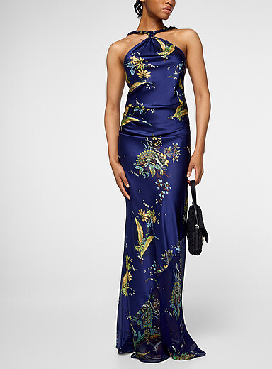 STAUD: La longue robe en soie tapisserie Charli Bleu &agrave; motifs pour femme
