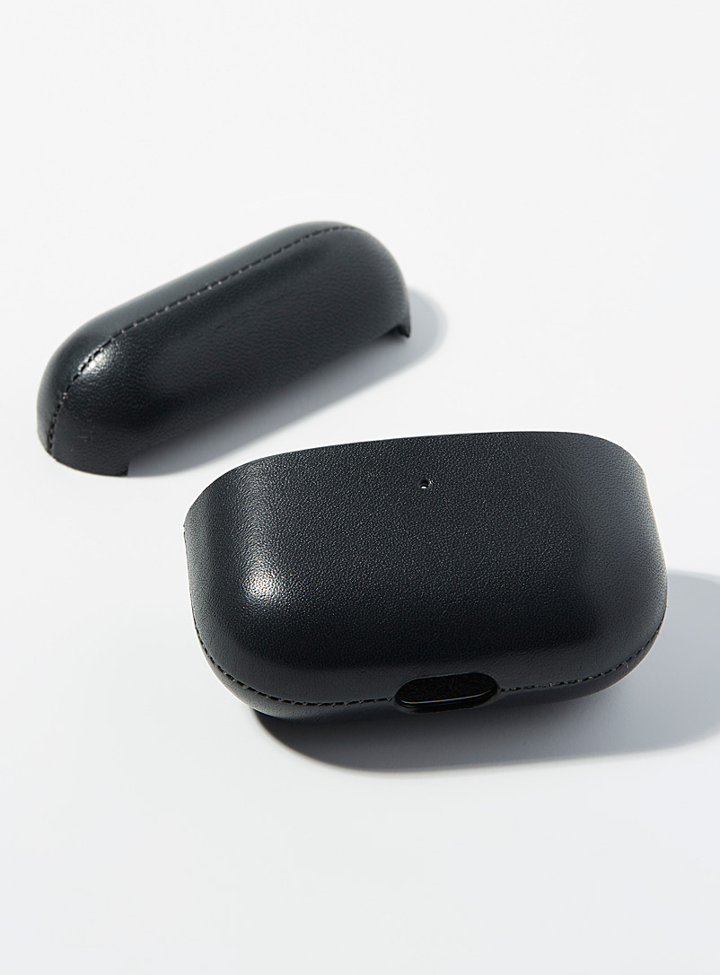 Native Union Black AirPods Pro leather case for women