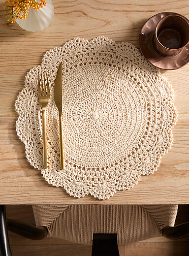 Flower crochet placemat